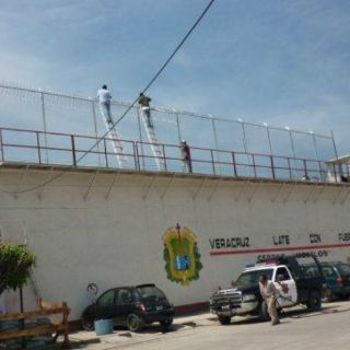 Confirman fuga de 32 reos en Veracruz