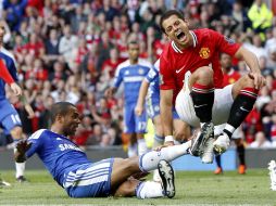 Javier Hérnandez (D) podría estar fuera de la cancha casi dos semanas. MEXSPORT  /