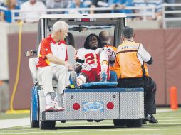 Jamaal Charles salió en el carrito de las desgracias. AP  /