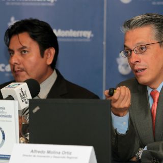 Catedráticos del TEC presentan libro