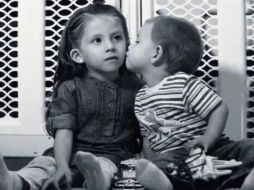 A través de recolectar videos de besos en todo el mundo, Google pretende demostrar la necesidad de lograr la paz. ESPECIAL  /