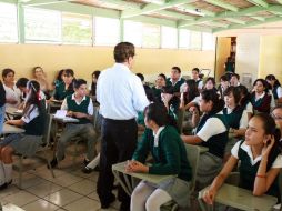 La medida aplicará para adolescentes o para cualquier persona que desee completar su educación secundaria. ARCHIVO  /