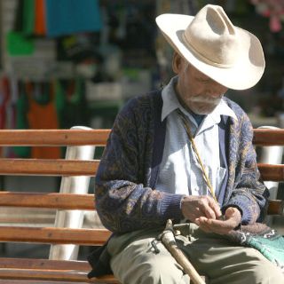 Pretenden construir centro especializado de geriatría