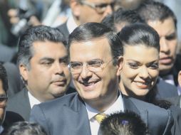 Durante el Informe de Gobierno, Ebrard (centro) destacó la ampliación de la infraestructura urbana. EFE  /