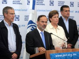 El líder del PAN, Gustavo Madero, dijo que esas leyes son similares a las que reprmían manifestaciones sociales en el pasado. ARCHIVO  /