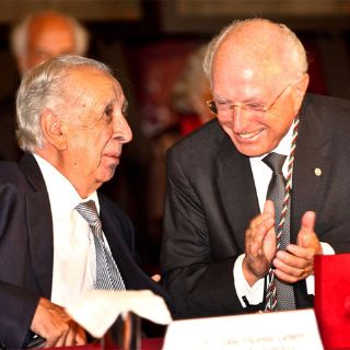 Leñero y Agustín reciben Medalla Bellas Artes