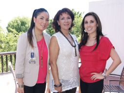 Miriam Torres, Miriam Ruiz de Torres y Marina Torres.  /