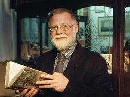 El historiador opina sobre la convivencia entre el papel y las nuevas tecnologías. ESPECIAL  ISOLDE OHLBAUM  /