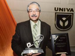 Francisco Esparza ganó el Premio Santiago Méndez Bravo al Comunicador del Año. M. FREYRIA  /