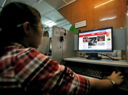 Los hábitos sociales entre los jóvenes tienen más que ver con permanecer conectados. EFE  /