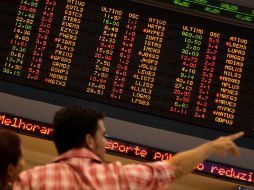 Tablero de la Bolsa de Sao Paolo, que hoy cayó 4.83%. AFP  /