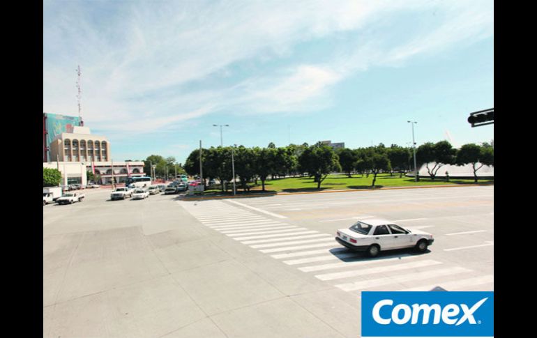 Área recién rehabilitada de la Glorieta La Normal, donde convergen las avenidas Ávila Camacho y Alcalde. EL INFORMADOR  /