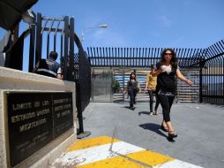En la garita de San Ysidro en Tijuana, justo en el momento en que ingresaban las personas un oficial disparó. ARCHIVO  /