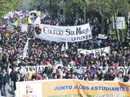 La convocatoria en Santiago, la capital chilena supera la escasa concurrencia de casi 10 mil personas reunidas la semana pasada. EFE  /