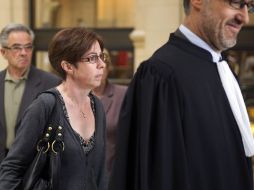 Catherine Tissier llega con su abogado, Rodolphe Bosselut a la corte de París. AFP  /
