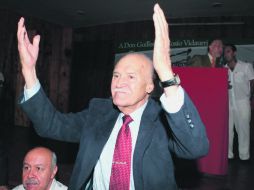 Guillermo Cosío Vidaurri agradece a los asistentes el reconocimiento a su labor dentro del PRI. E PACHECO  /