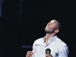 La estrella de los Lakers, Kobe Bryant, recibió una oferta del Virtus de Bolonia, de Italia, por una temporada y cinco MDD. ARCHIVO  /