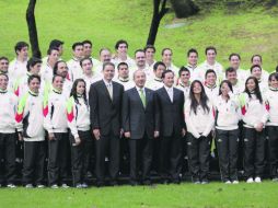 Parte de la delegación mexicana que asistirá a Panamericanos visitó la residencia oficial de Los Pinos. EL UNIVERSAL  /