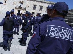 Los elementos de la Policía municipal encontraron un automovil  con daños. ARCHIVO  /