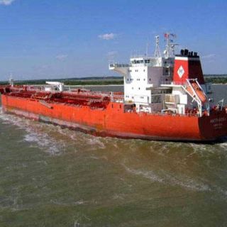 Liberan buque español secuestrado por piratas