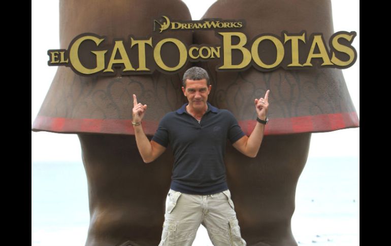 Antonio Banderas asegura que El gato con botas,quien fuera un personaje secundario en Shrek, se ganó un lugar por mérito propio. EFE  /