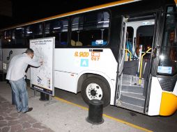 Los usuarios del transporte nocturno demandan mayor información sobre el servicio. E. PACHECO  /