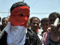 Protestantes opositores salen a las calles a exigir la salida del presidente yemení del poder. EFE  /
