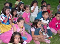 Les mostrarón a los niños el equipo que maneja la Dirección de Protección Civil y el uso de cada uno de ellos. ARCHIVO  /