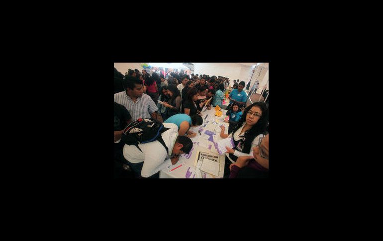 Los recursos del PEF 2012, se canalizarán con el objetivo de crear más empleos. ARCHIVO  /