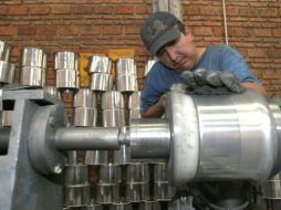 Debido al cierre en los procesos de producción de las empresas, cada diciembre se pierden de 200 a 250 mil empleos. ARCHIVO  /