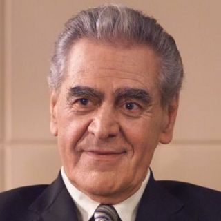 Inaugura Eric del Castillo escuela que dirigirá en San Antonio