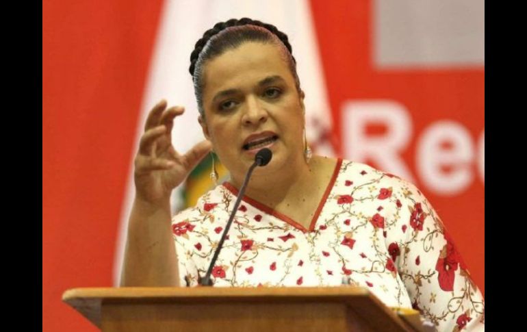 A través de una entrevista radiofónica, Beatriz Paredes expuso sus propuestas como posible candidada a la gubernatura. NTX  /