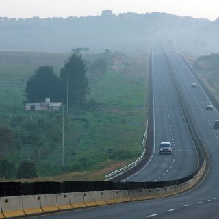 Permite inversión en infraestructura atenuar recesión: Calderón