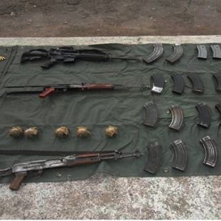 Soldados decomisan arsenal en San Cristóbal de la Barranca