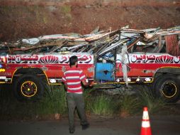 Murieron al menos 45 estudiantes en Pakistán al registrarse un accidente de autobús, también quedaron más de 40 lesionados. AFP  /