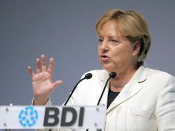 En la fotografía, la canciller alemana, Angela Merkel, durante la reunión de la Asociación Federal de la Industria alemana. EFE  /