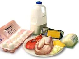 La vitamina B12, se encuentra en alimentos de origen animal como: pescado, carne, en especial el hígado, leche y huevos. ESPECIAL  /