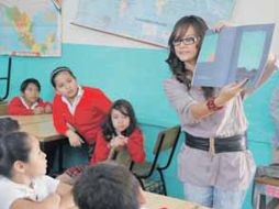 Nosotros entre libros: un contacto con la lectura. J. SÁNCHEZ  /