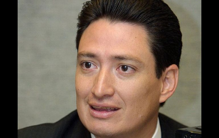 El secretario de Promoción Económica, Alonso Ulloa, cerró el trato con los directivos de Alpha Corp. ARCHIVO  /