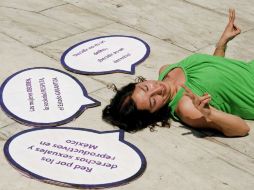 Una manifestante proaborto realiza una demostración en el Hemiciclo a Juárez, en la ciudad de México. AFP  /