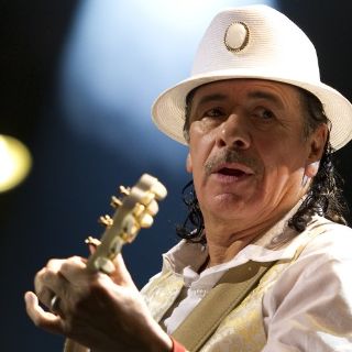 Regresa Carlos Santana a México