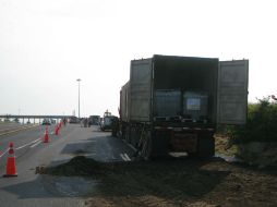 El derrame ocurrió durante la madrugada de ayer, en el sentido Guadalajara hacia Zapotlanejo a 200 metros de la caseta. M PATIÑO  /