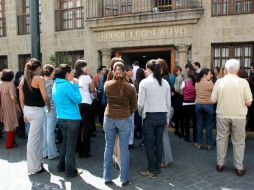 Fueron 550 los empleados que fueron evacuados del Palacio Municipal y 150 visitantes.A HINOJOSA  /
