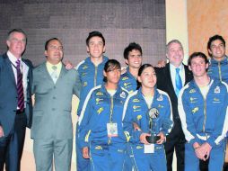 Carlos Andrade Garín, director del Code y Copag (der.), acompañado de la “delegación” de Jalisco. CORTESÍA COPAG  /