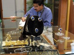 Otros problemas que enfrentan las compañías mexicanas son los fraudes y la corrupción. ARCHIVO  /