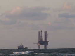 Pemex espera explotar yacimientos en aguas profundas mediante su sociedad con Repsol. NTX  /