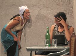 Viridiana Gómez y Alejandro Rodríguez, en una escena de Todas las Julias del mundo, obra basada en La Señorita Julia.  /