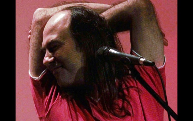 José Eugenio Sánchez en acción poética.  /