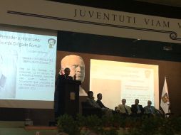 En la foto se encuentran familiares de homenajeado y organizadores del evento.  /