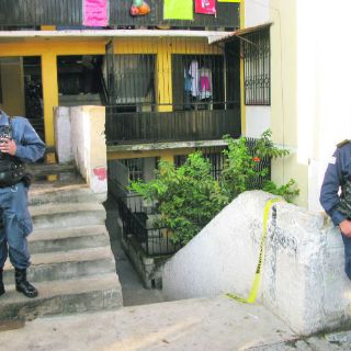 Comando armado ataca a familia en Miravalle